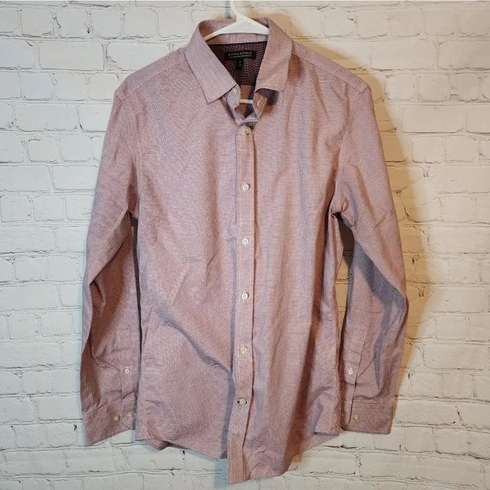Men's Banana Republic "Slim-Fit" longsleeve button-down shirt, size Medium